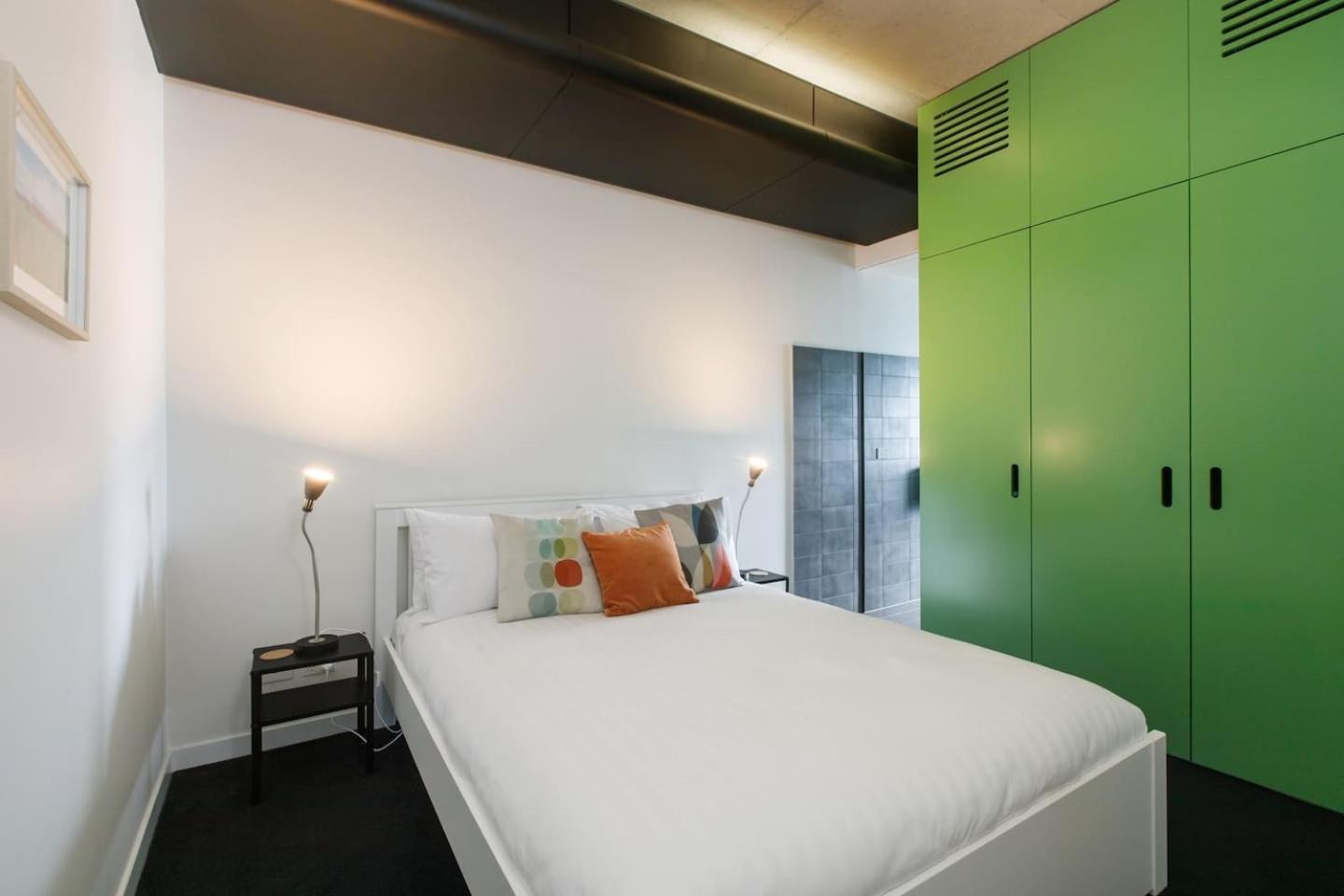 Apartment Skyline Envy - Streamlined South Style Melbourne
