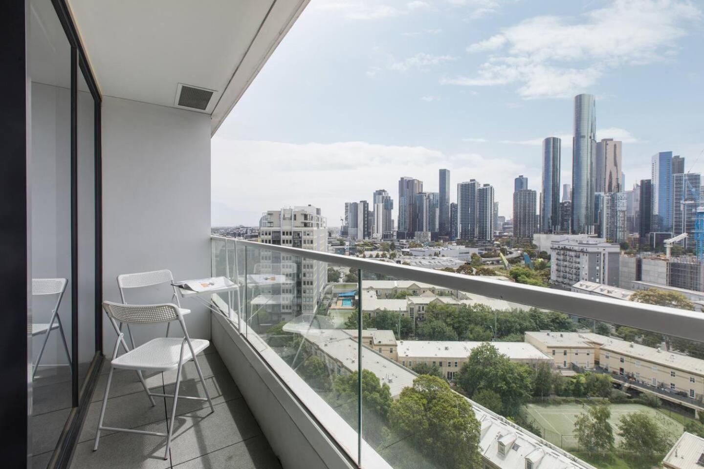 Apartment Skyline Envy - Streamlined South Style