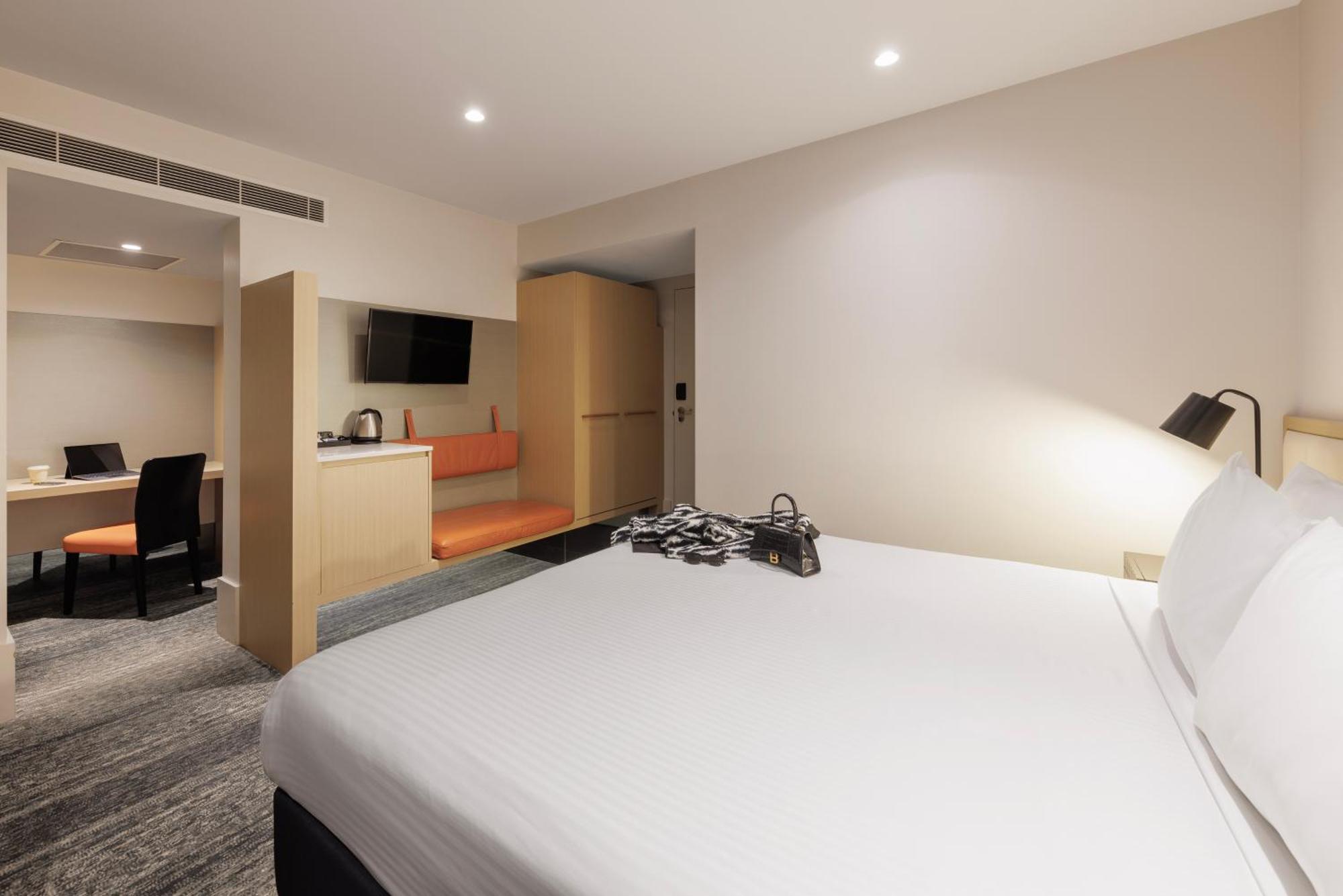 Brady 4* Melbourne