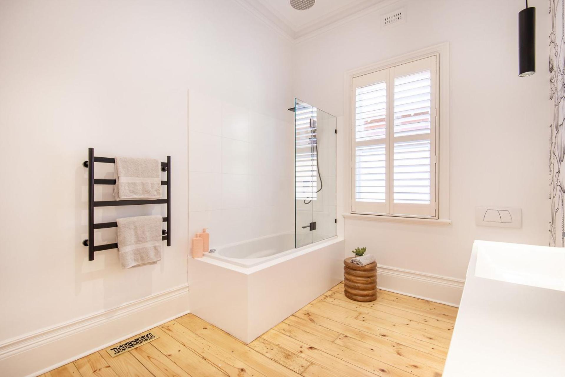 Stylish Contemporary Retreat St Kilda Holiday home