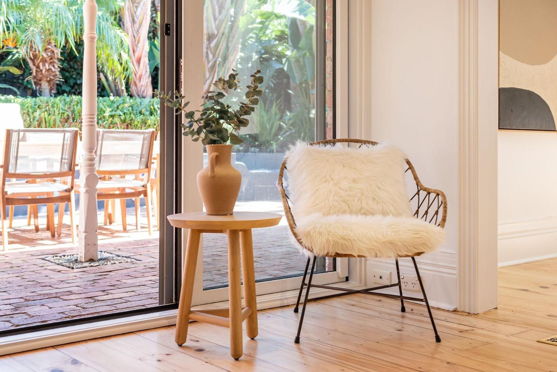 Stylish Contemporary Retreat St Kilda *