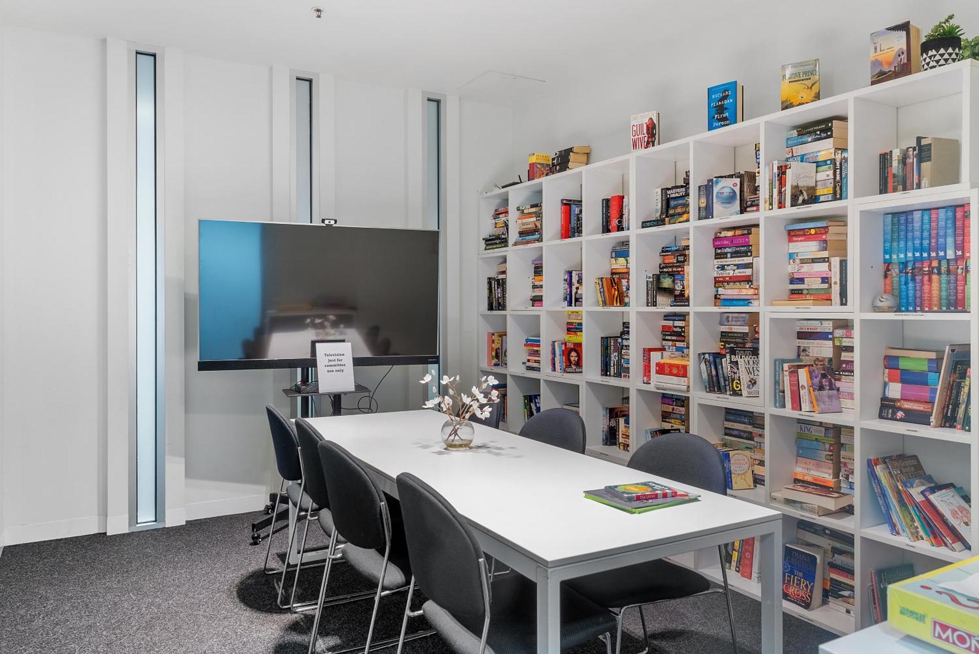 Apartment Style Living Yarra Wharf Melbourne
