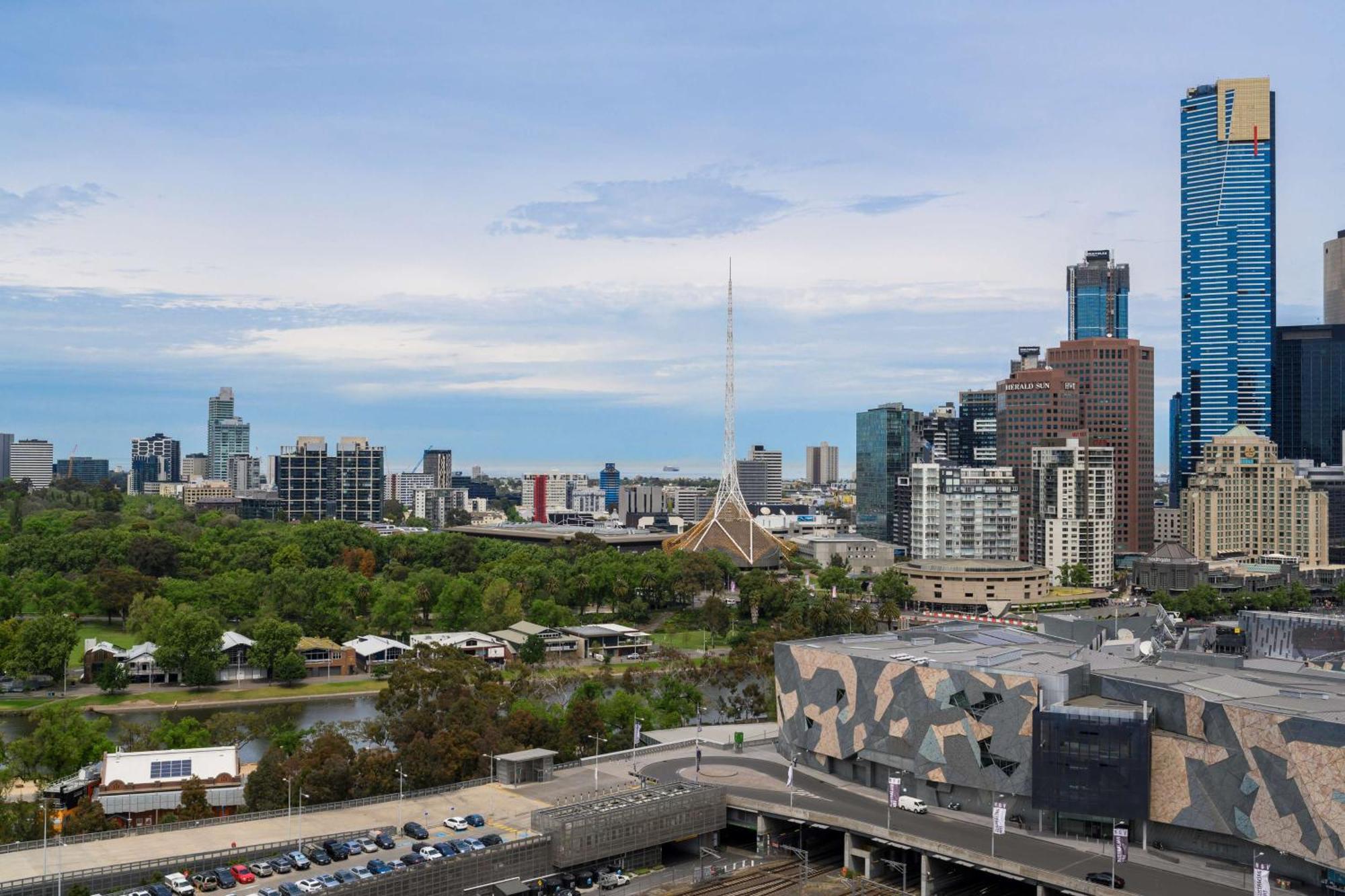 Adina Flinders Street