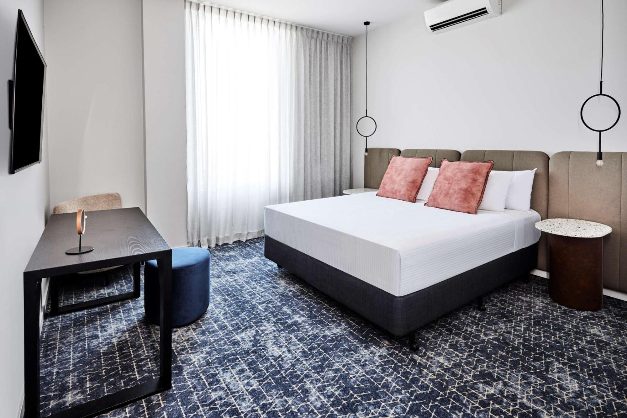 Adina Flinders Street Aparthotel