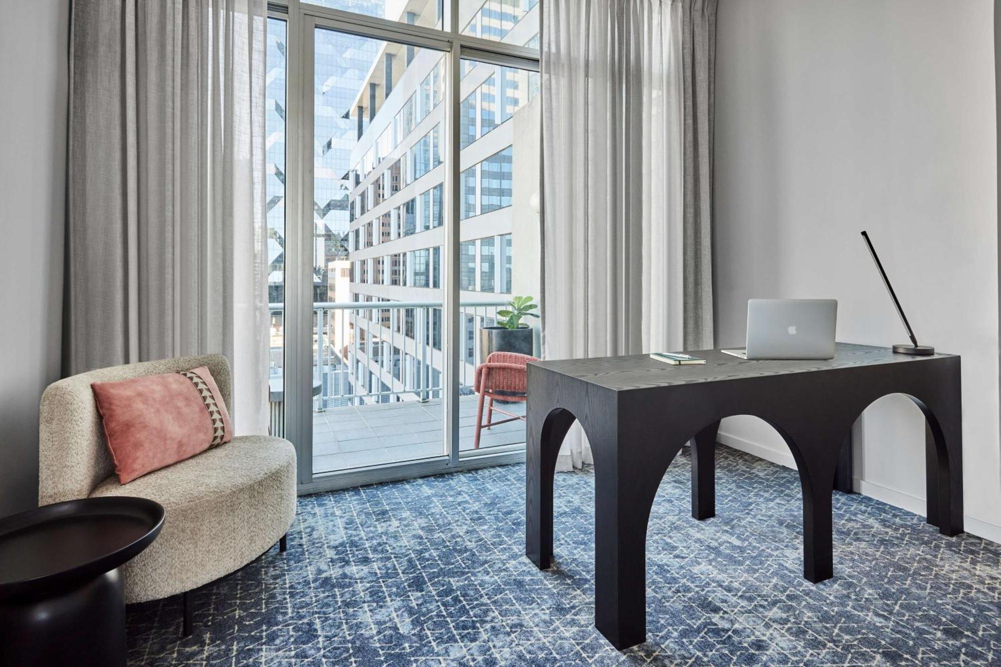 Adina Flinders Street Aparthotel 4*