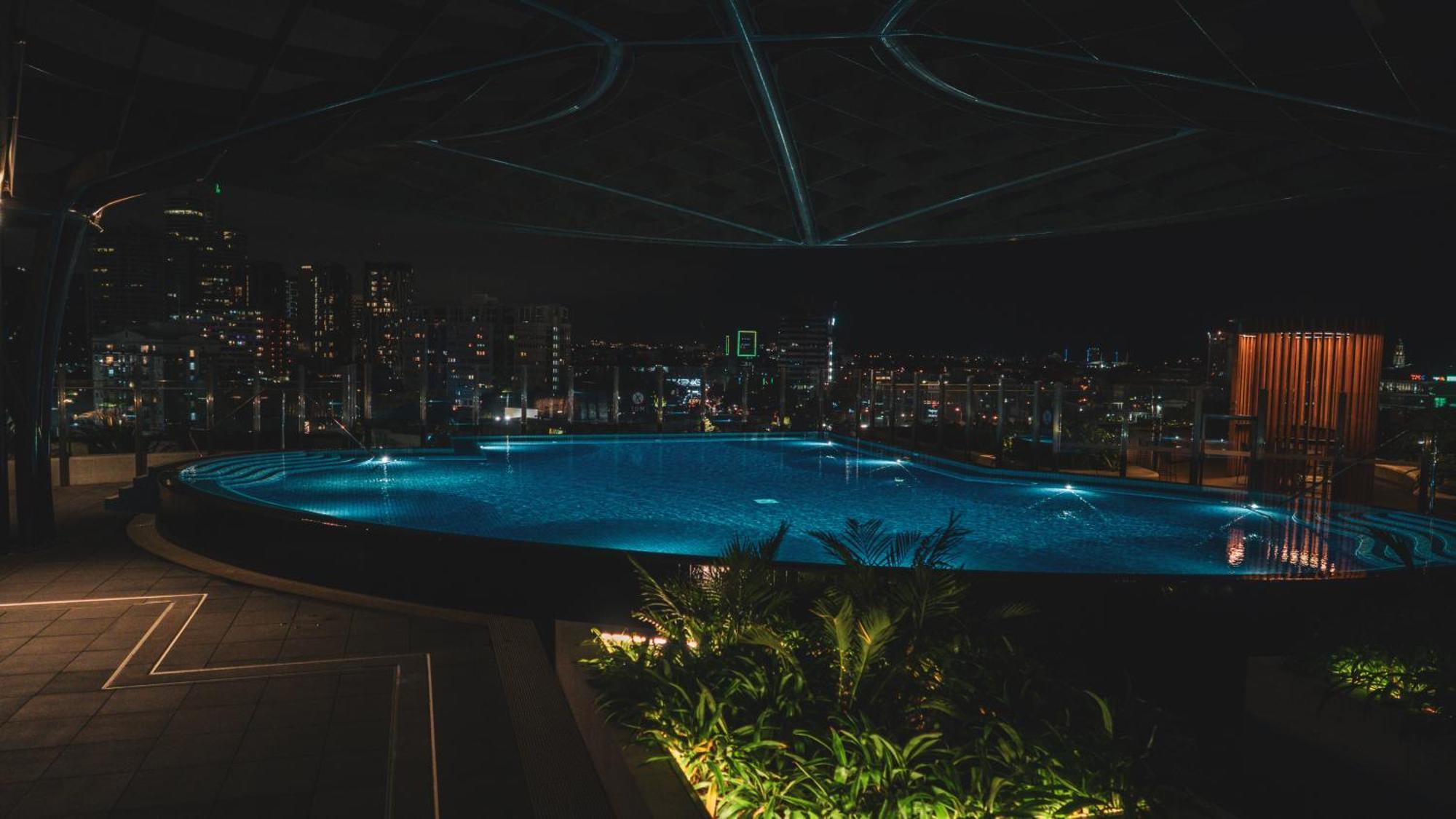 Apartamento Luxe Panoramic 3 Bedroom Penthouse With Onsite Parking