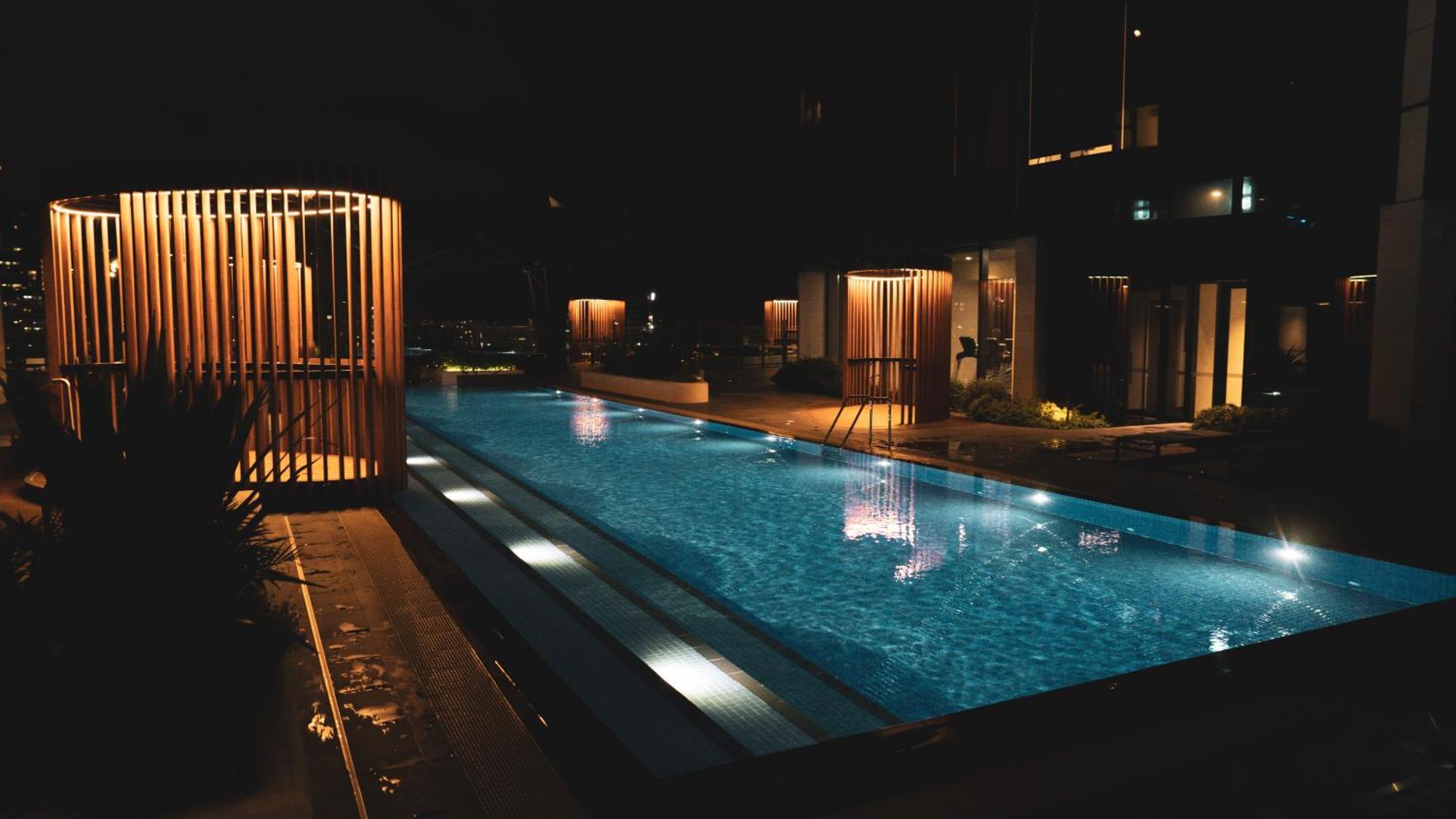 Apartamento Luxe Panoramic 3 Bedroom Penthouse With Onsite Parking *