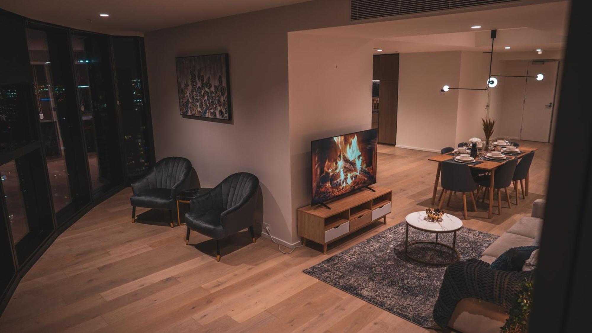 Apartamento Luxe Panoramic 3 Bedroom Penthouse With Onsite Parking *