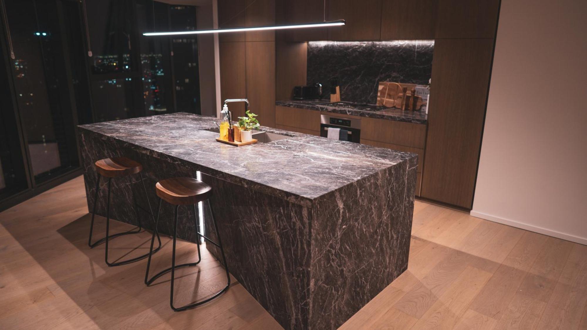 Apartamento Luxe Panoramic 3 Bedroom Penthouse With Onsite Parking *