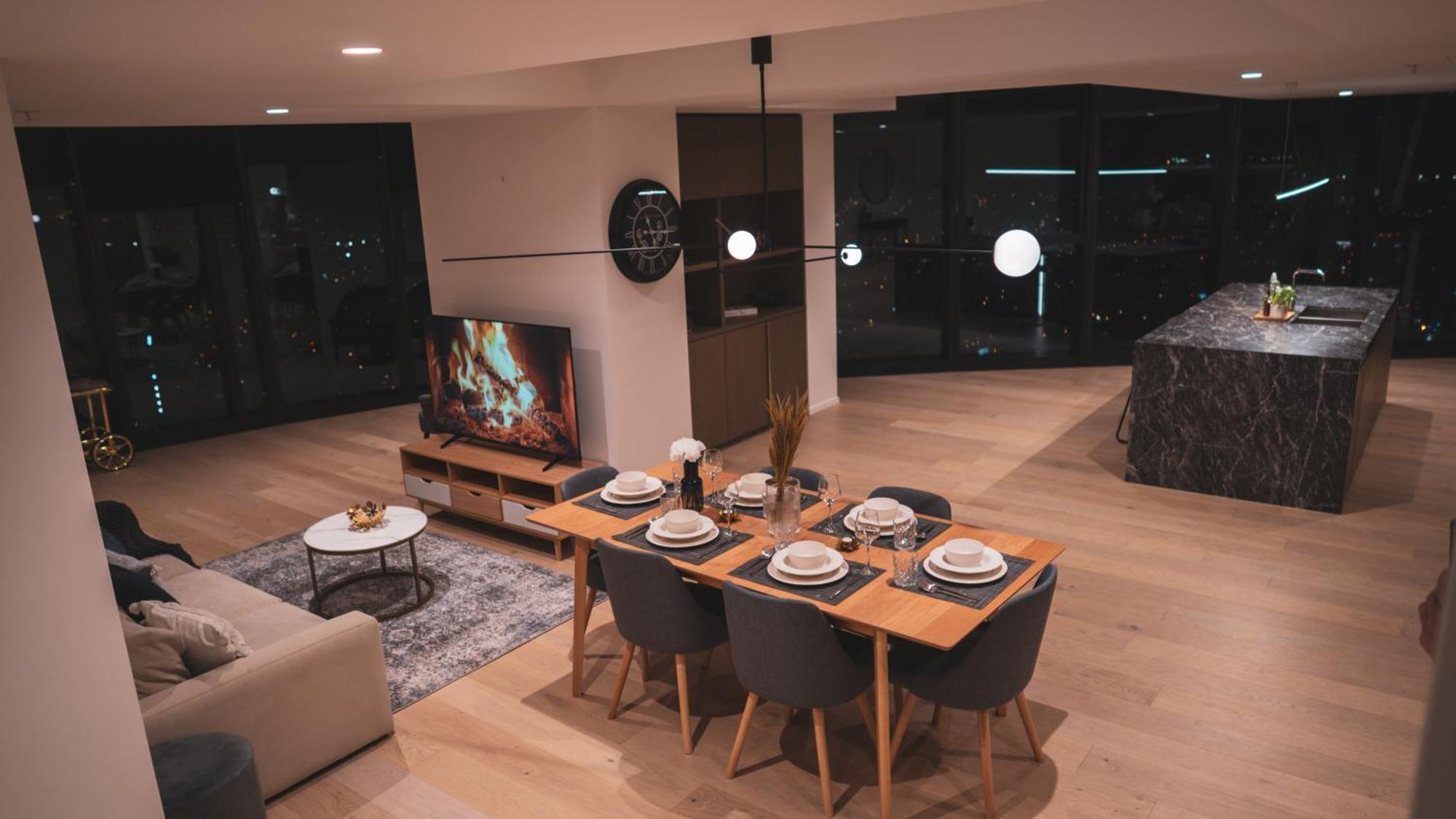 Luxe Panoramic 3 Bedroom Penthouse With Onsite Parking Apartamento Melbourne