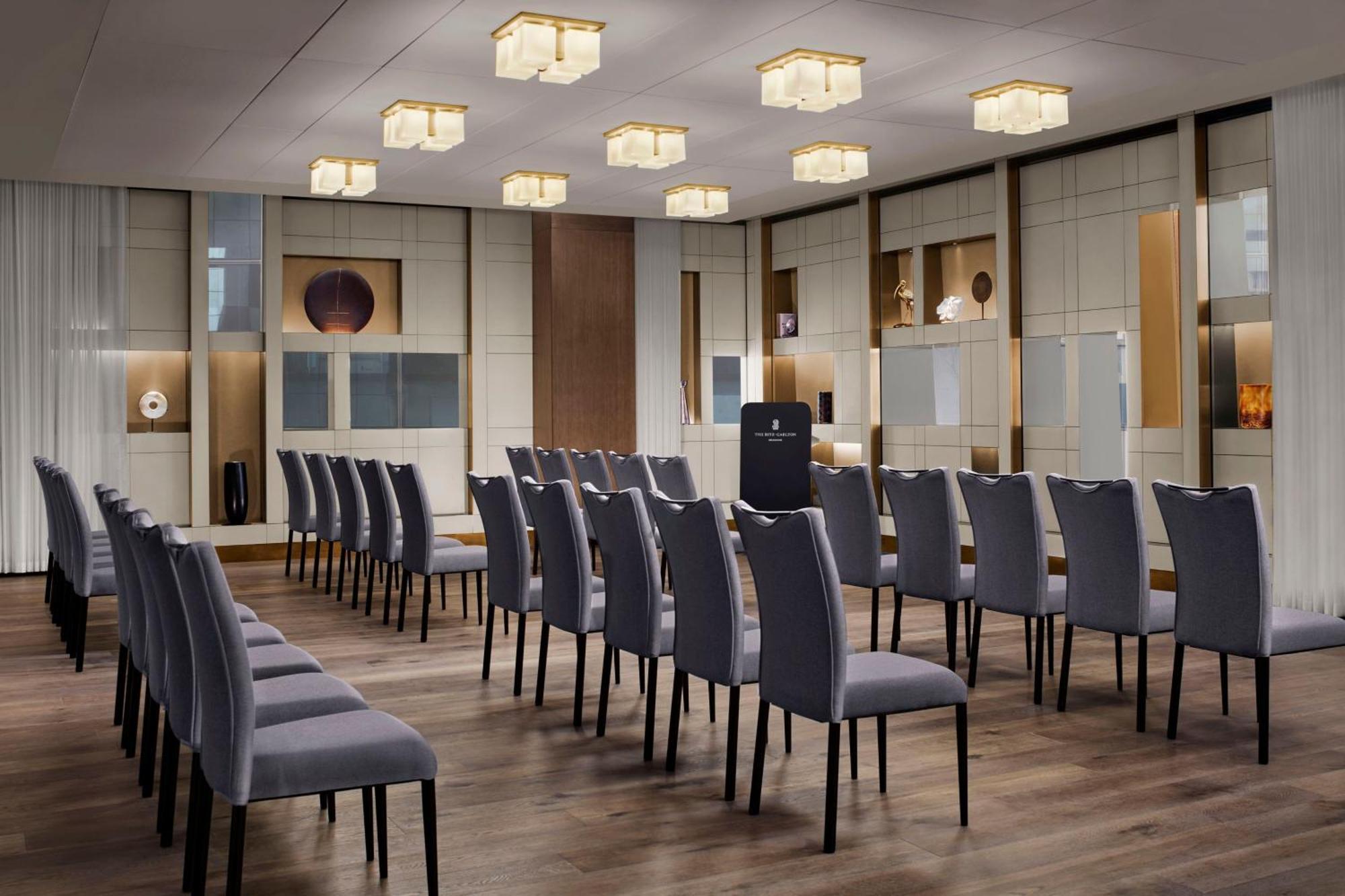 The Ritz-carlton, Hotel 5*