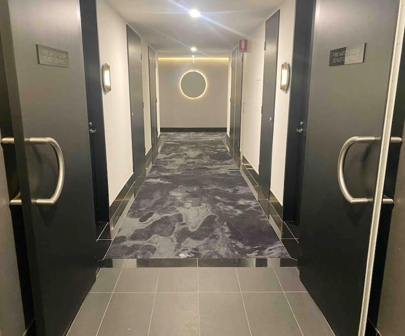 Apartment 31st Floor! Amazing Sea View 2b2b@southern Cross