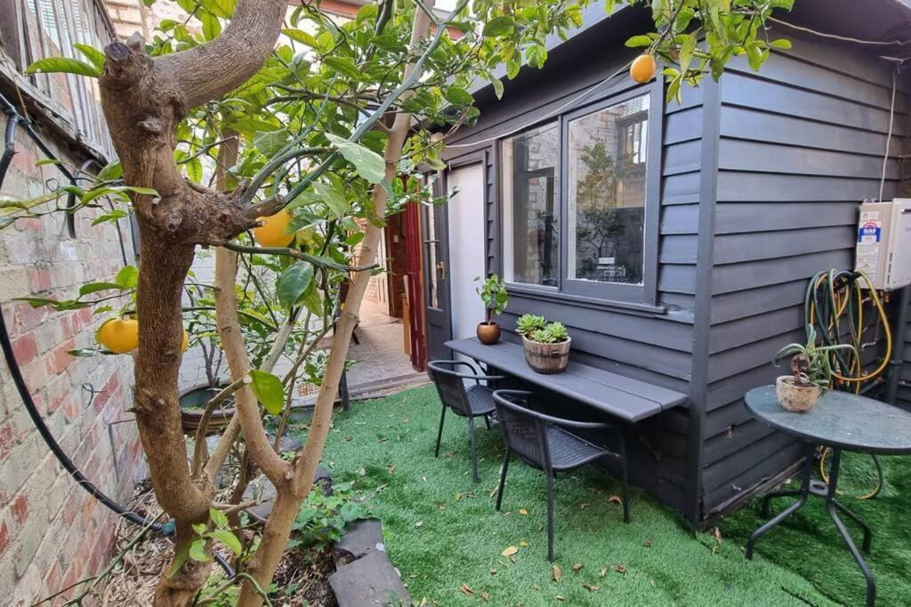 Holiday home Fitzroy- Private 2-4 Guest #guesthouse #ausgp #directtram #f1 Melbourne