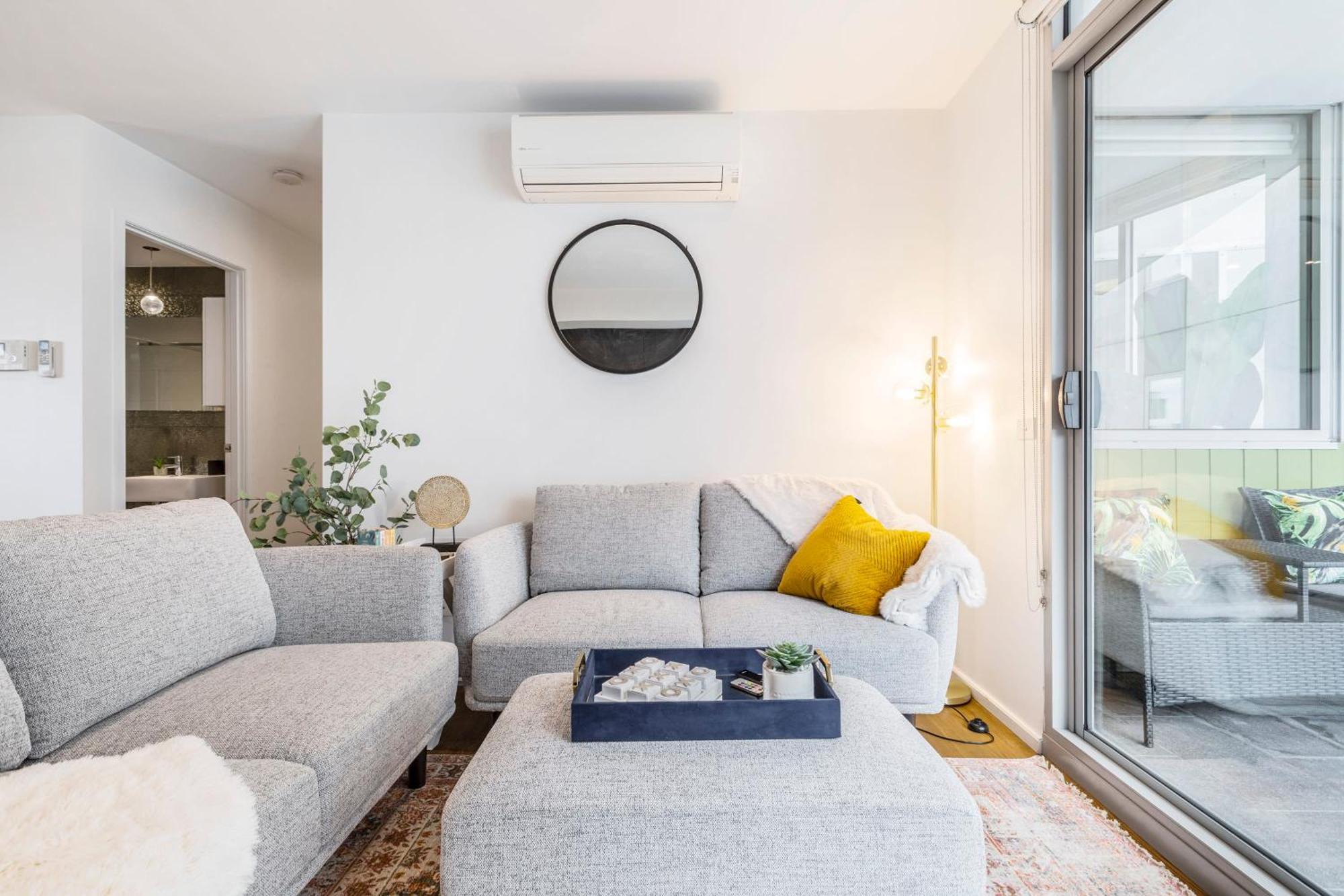 In The Heart Of Richmond - 1693 Apartment