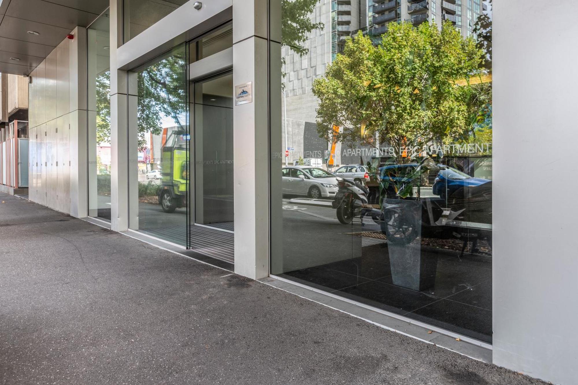 ☆of Southbank☆parking☆balcony☆views☆wifi☆ *