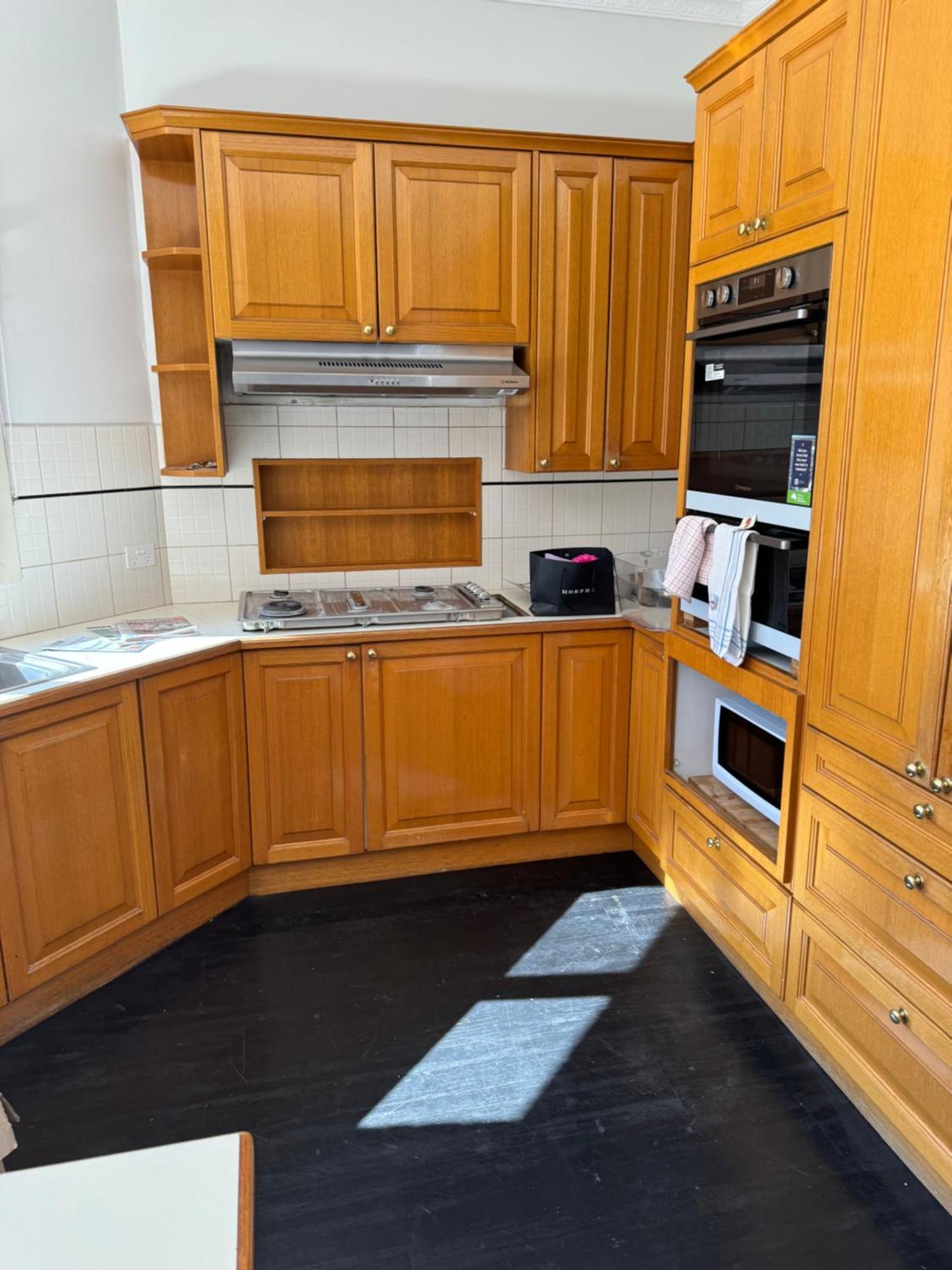 Bentleighs Magnificent Beautifully Renovated And Extended 1920s Period Family Home. *