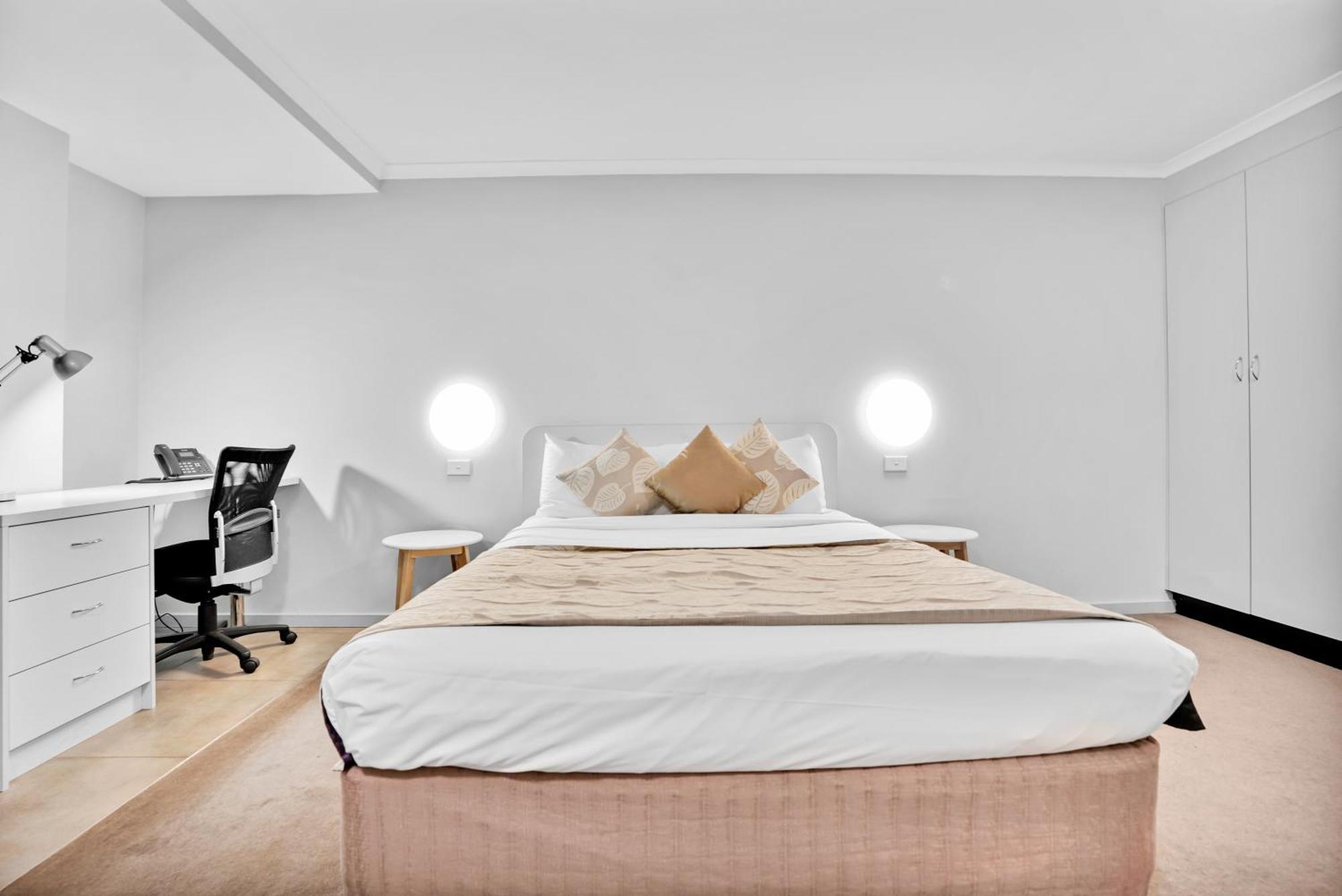 Aparthotel Carlton Lygon - Close To Uni 3*