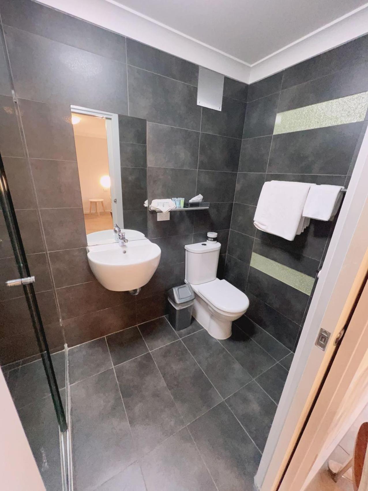 Carlton Lygon - Close To Uni Aparthotel