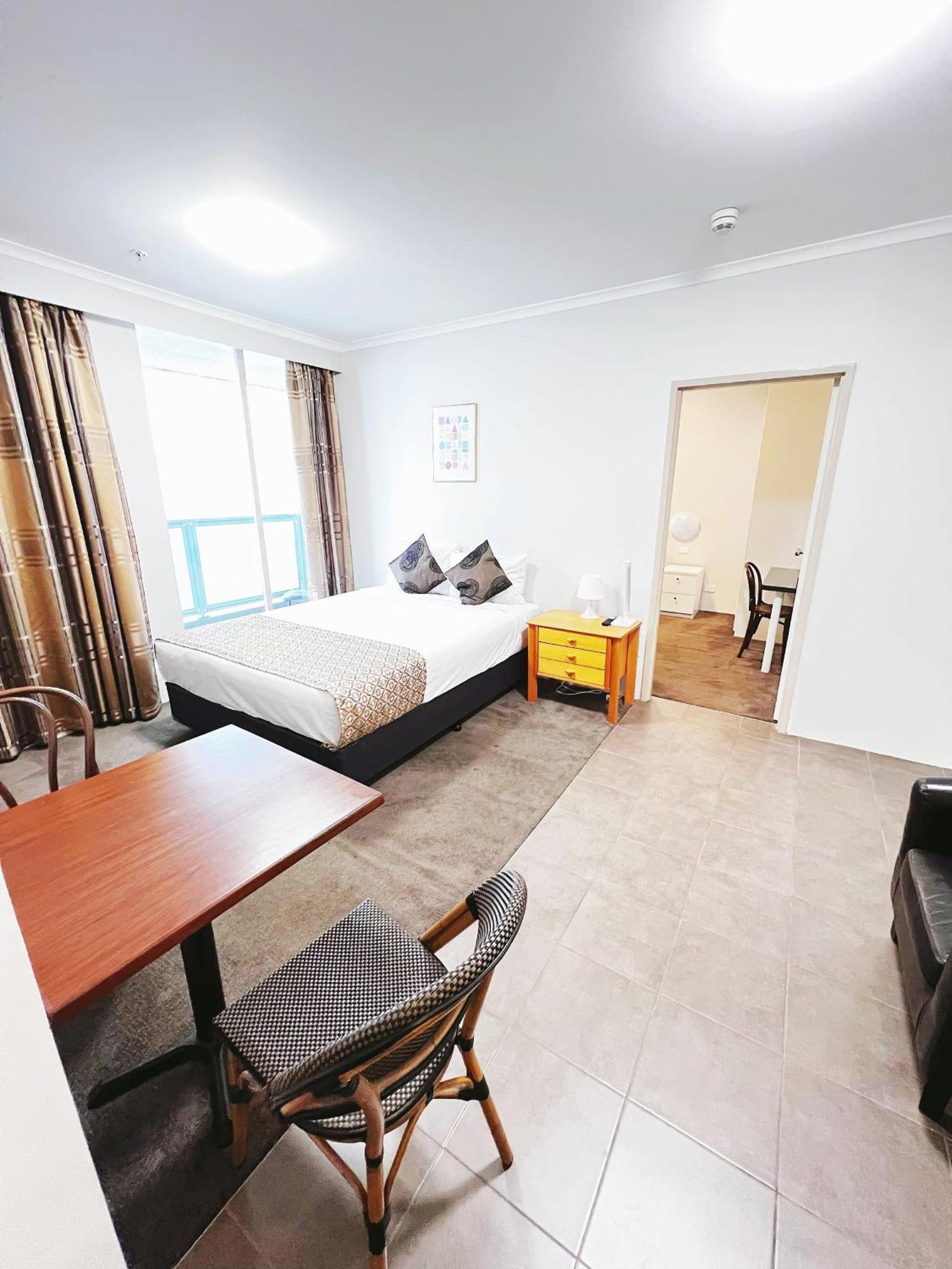 Aparthotel Carlton Lygon - Close To Uni Melbourne