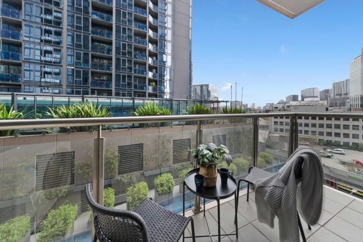 A Large 2br Near Crown Sleeps 8 Free Parking Apartment *