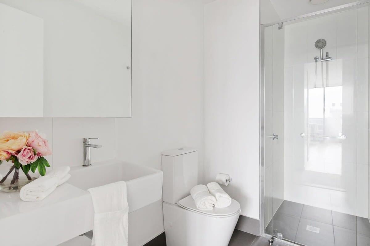 An Amazing 2br With Views In Southbank *