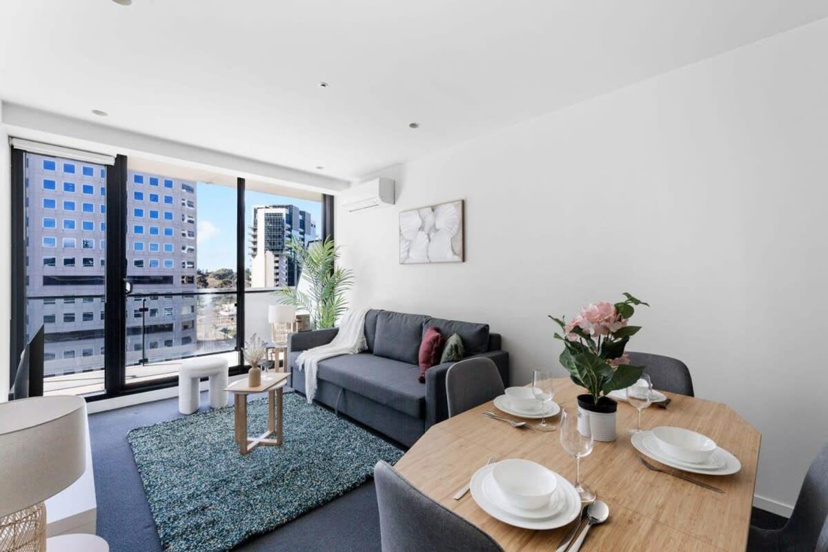 A 2br Near Shrine Of Remembrance Free Parking *