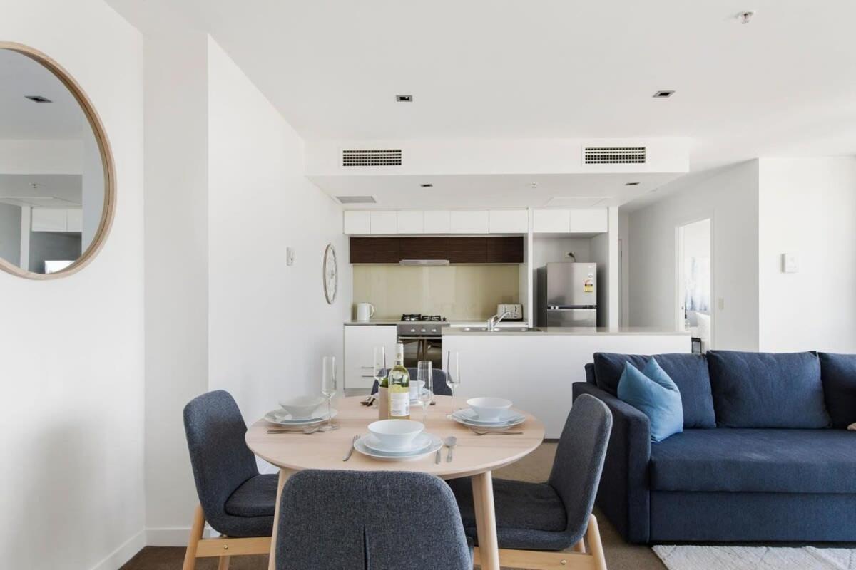A 2br With Amazing Harbor Views Free Parking *