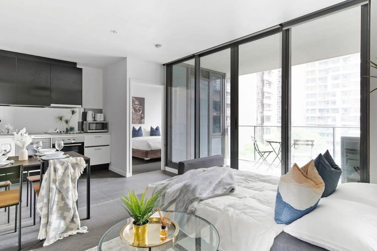 A Cozy 2br Apt Opposite Southern Cross Station Melbourne