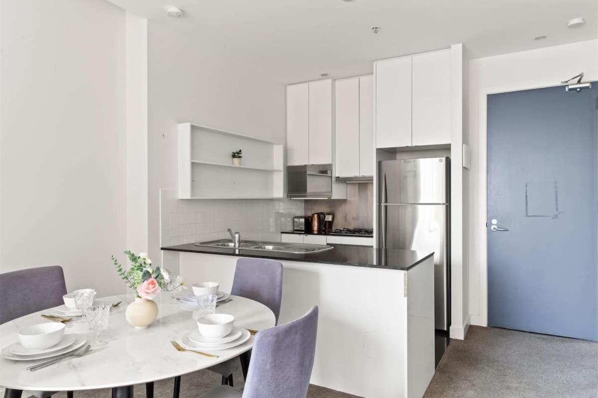A Cozy 2br On Collins Near Flinders Station Apartamento