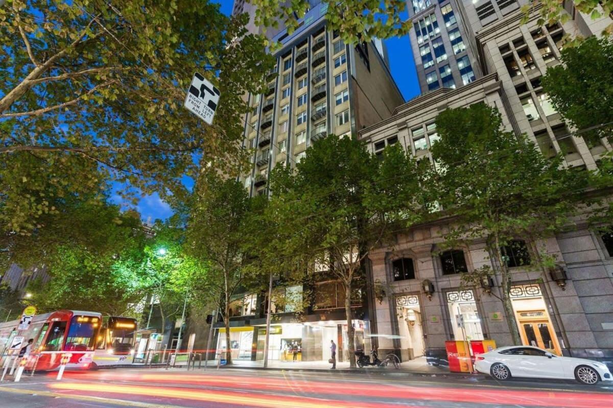 A Cozy 2br On Collins Near Flinders Station *