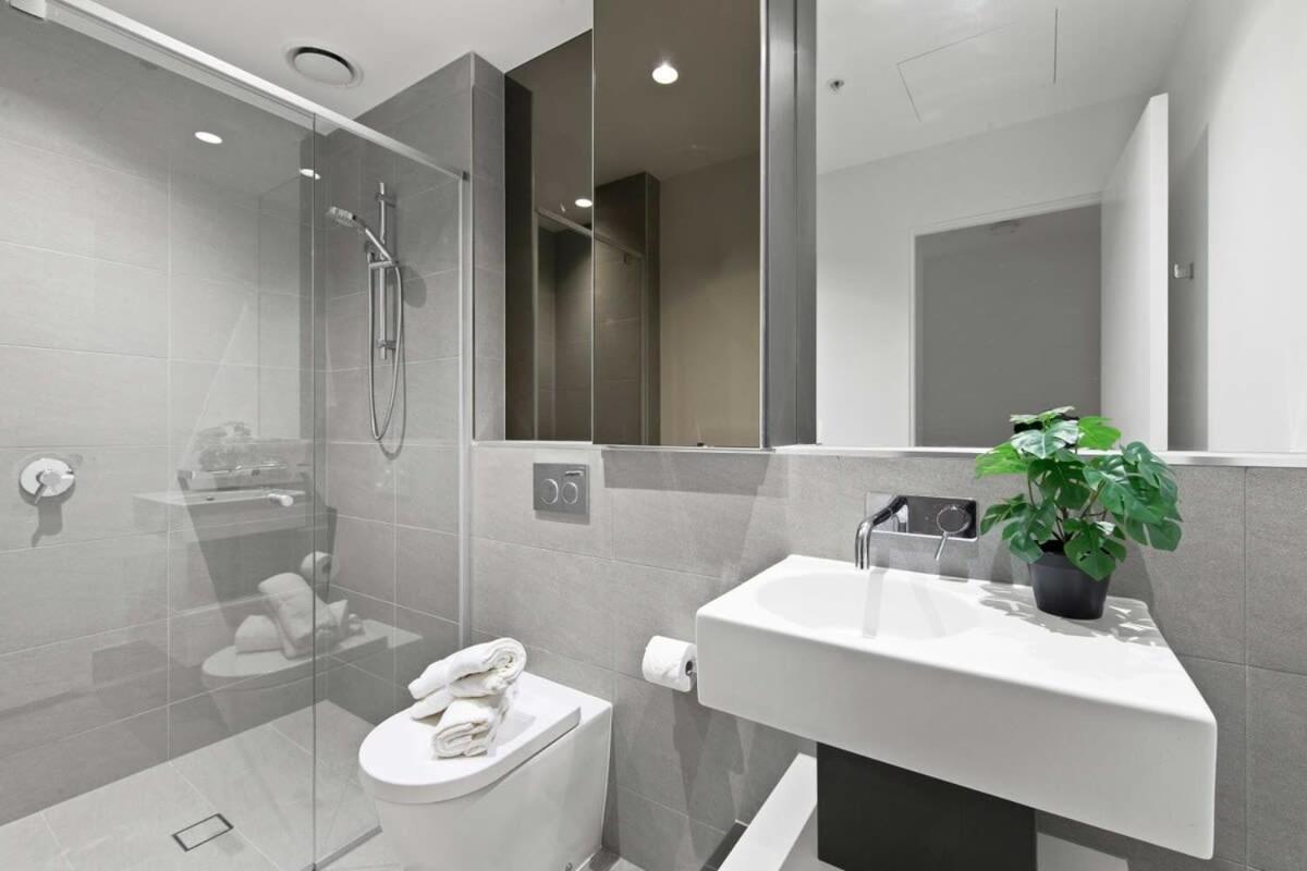 A Cozy Right Next To Southern Cross Station * Melbourne