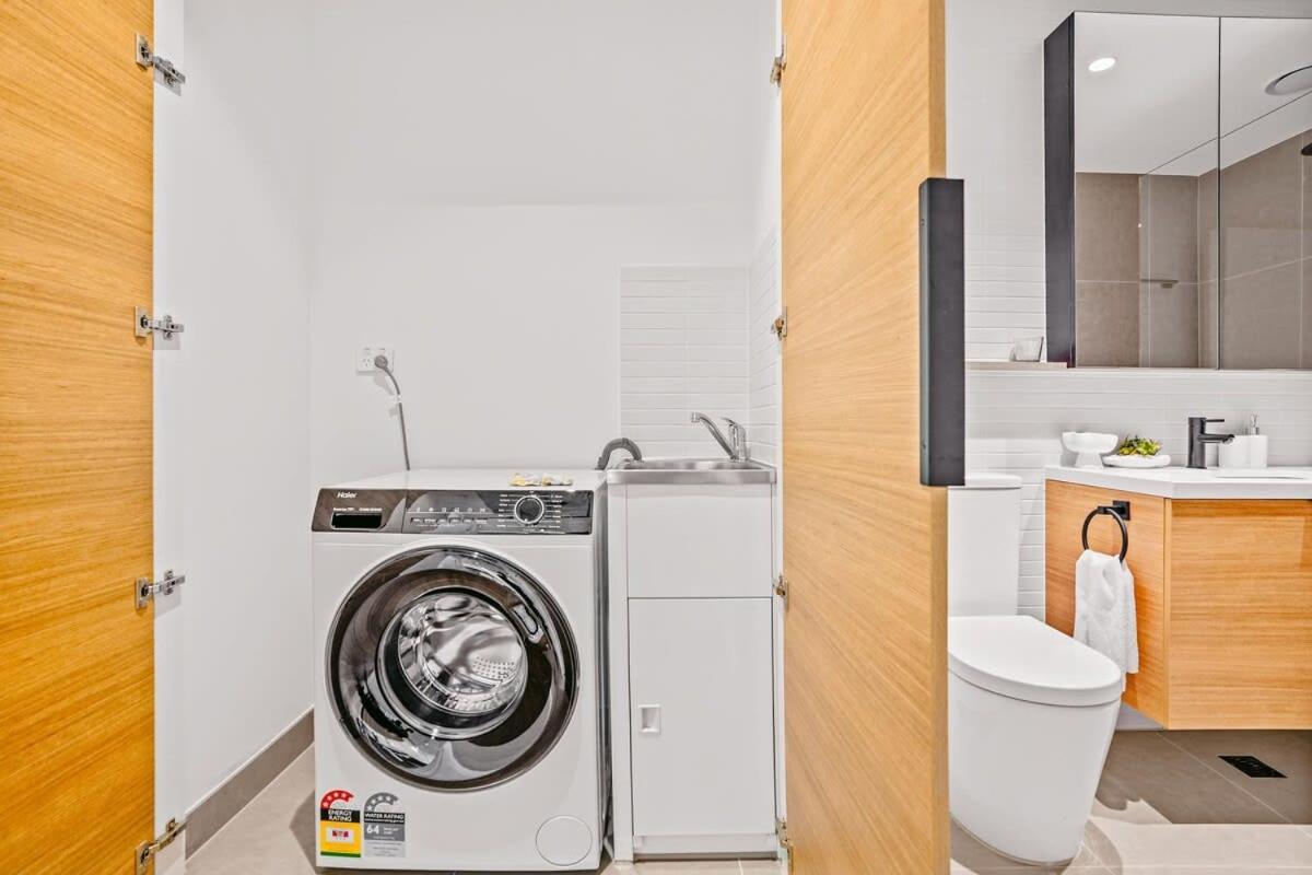 Ovation - New Footscray W Parking & Pool * Melbourne