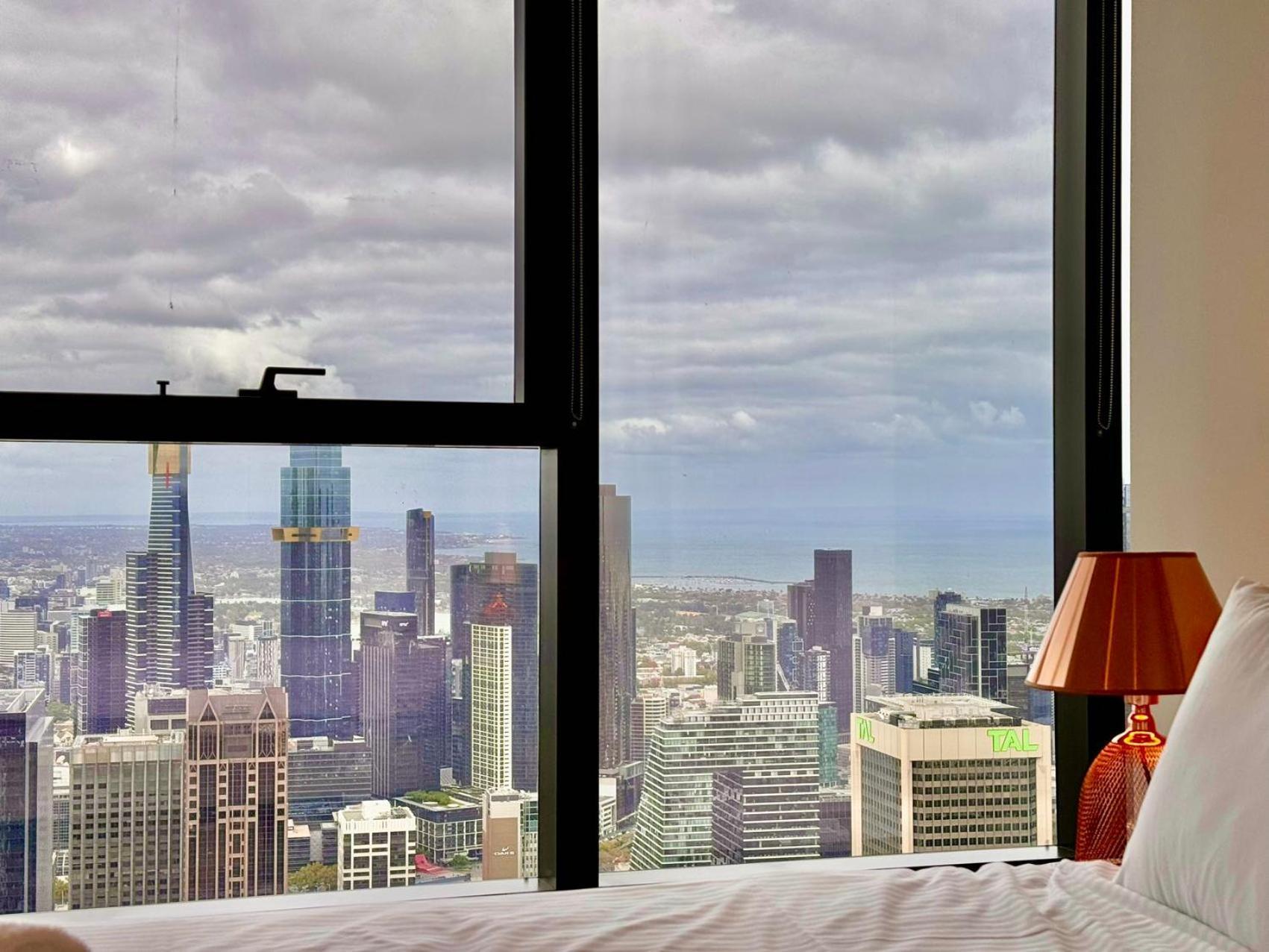 Sky High 3 Beds *