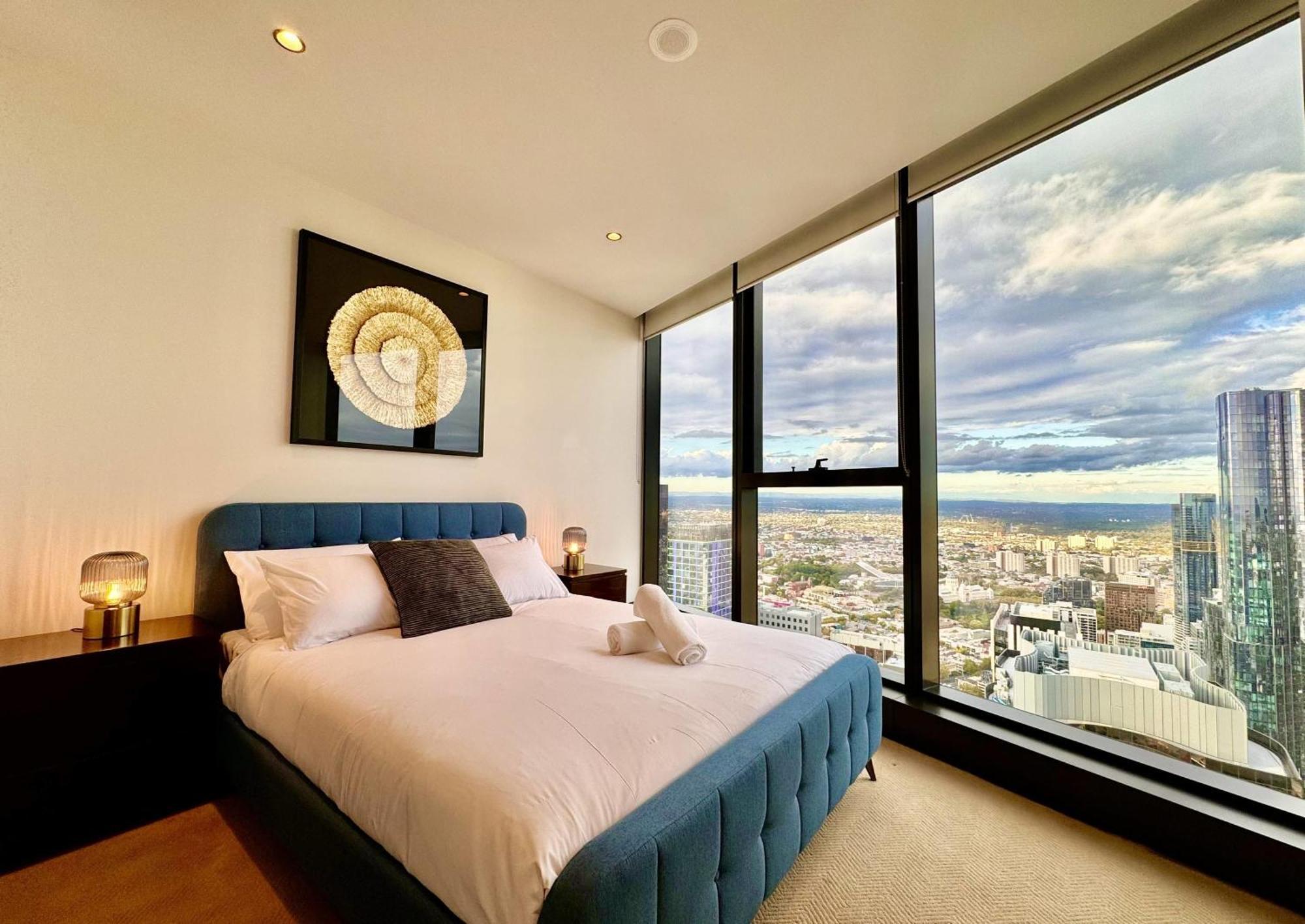 Sky High 3 Beds *