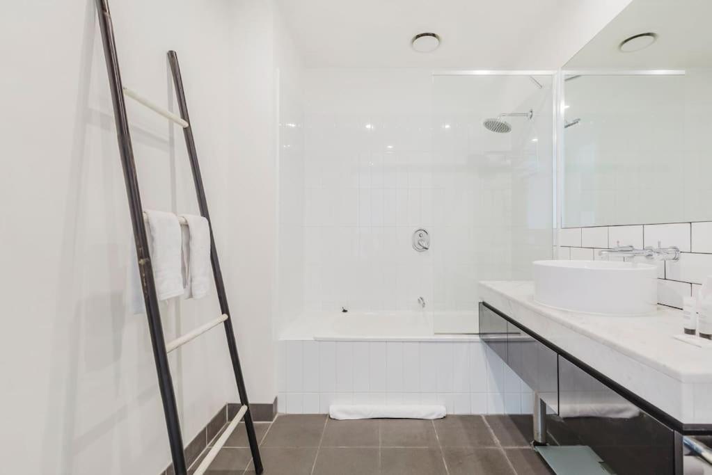Apartment Bay Street Terrace - Spacious Indoor-outdoor Design Melbourne