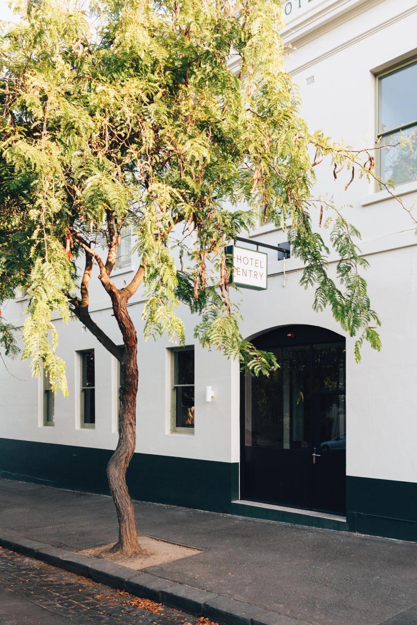 Hotel Naughtons Hotel Melbourne