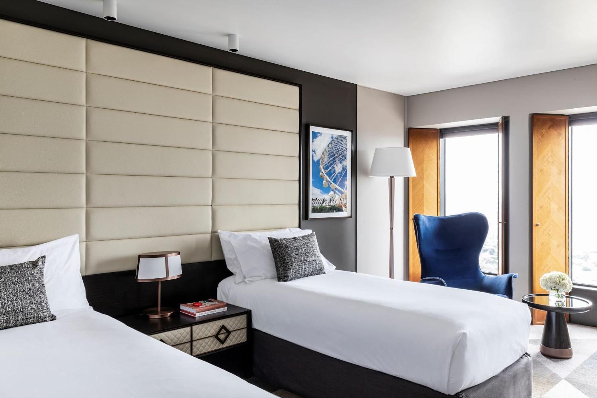 Hotel Sofitel On Collins 5*