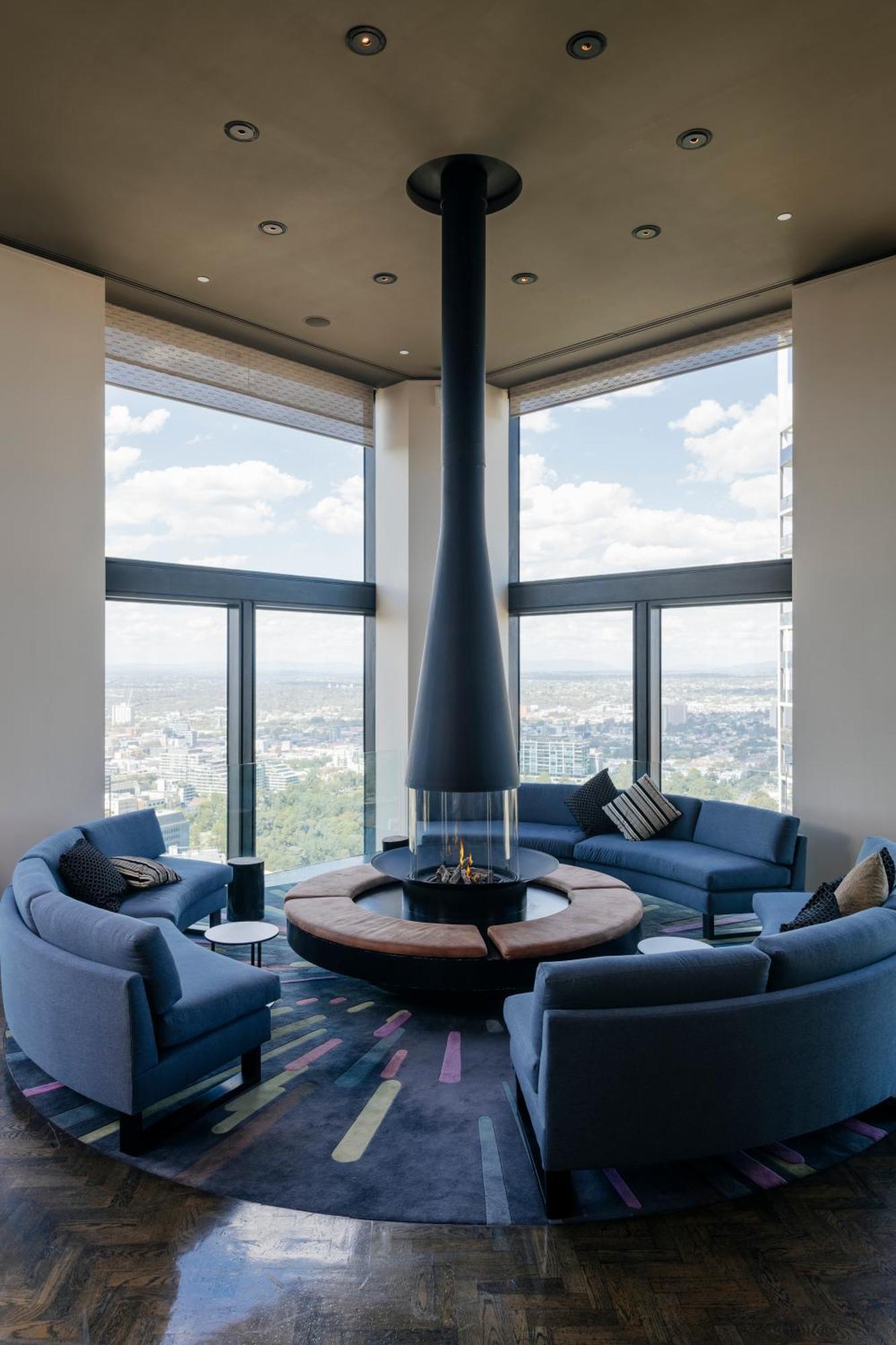 Sofitel On Collins 5*