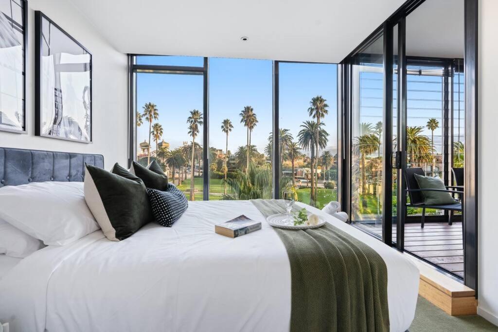 Charming Seaside Retreat Melbourne