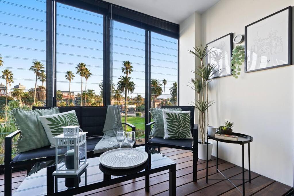 Charming Seaside Retreat * Melbourne