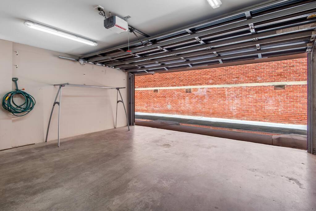 Stunning Executive Townhouse In Richmond Melbourne