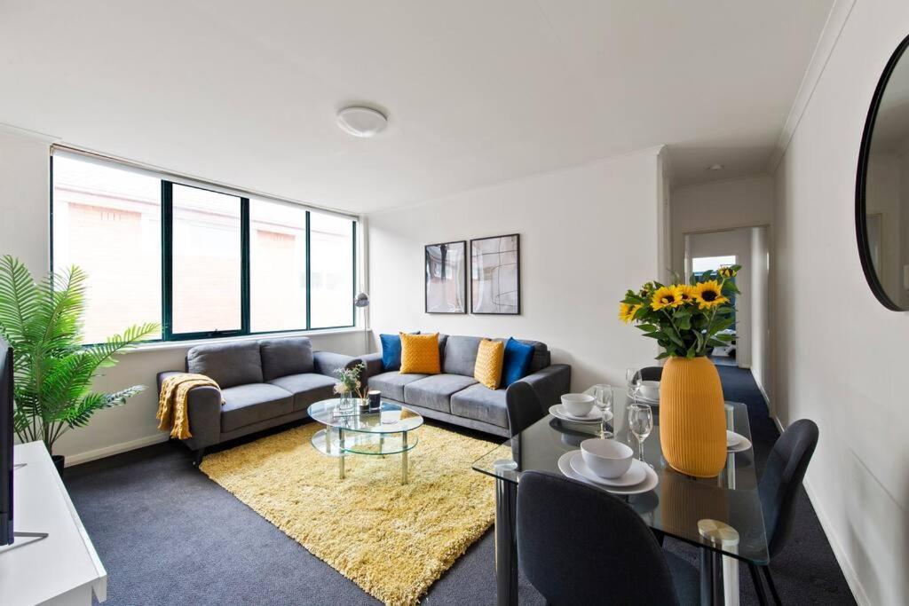 Apartment South Yarra Urban Haven