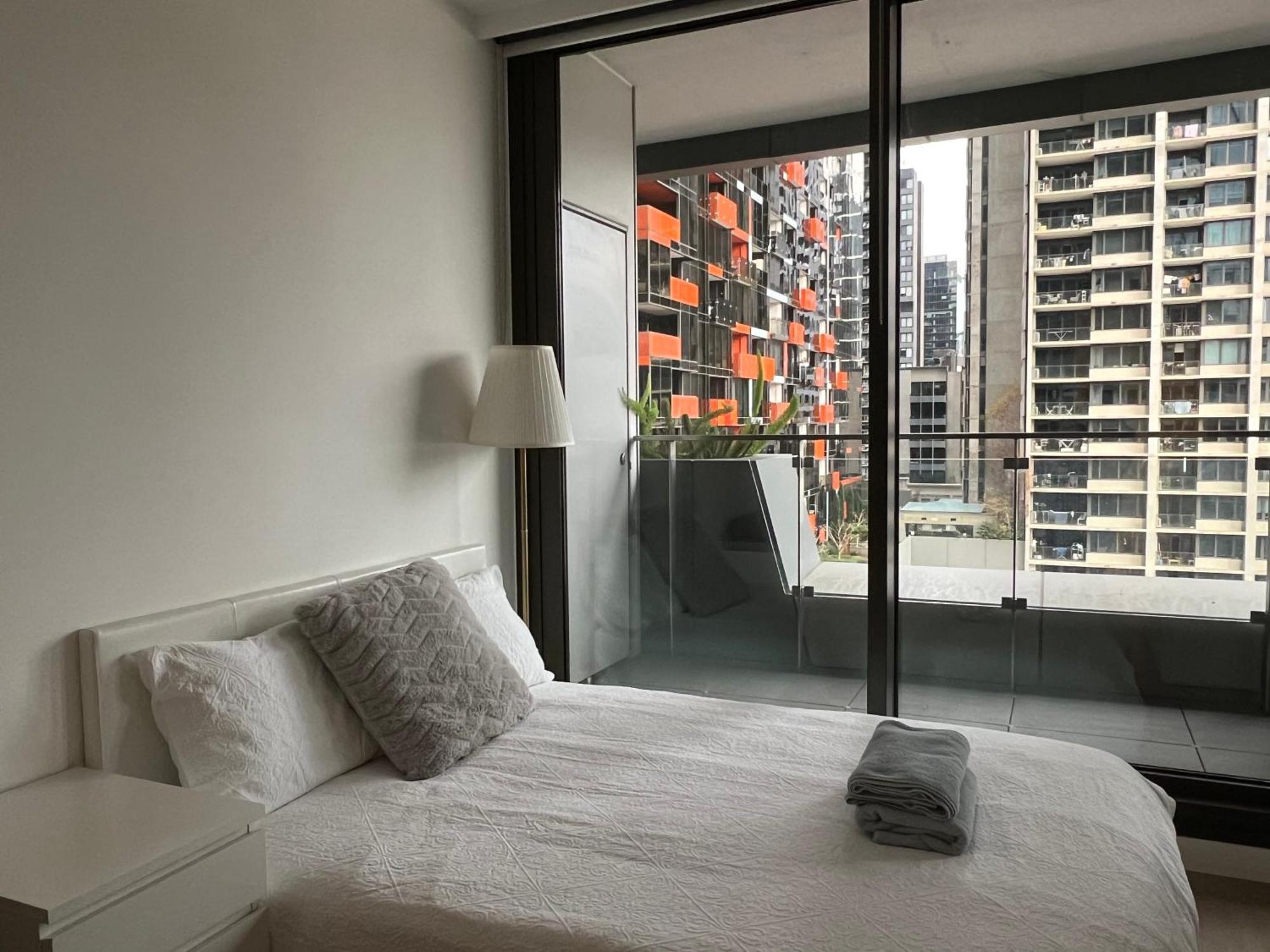 Apartment Wsp 2br +balcony/free Parking /heated Pool/sauna/gym *