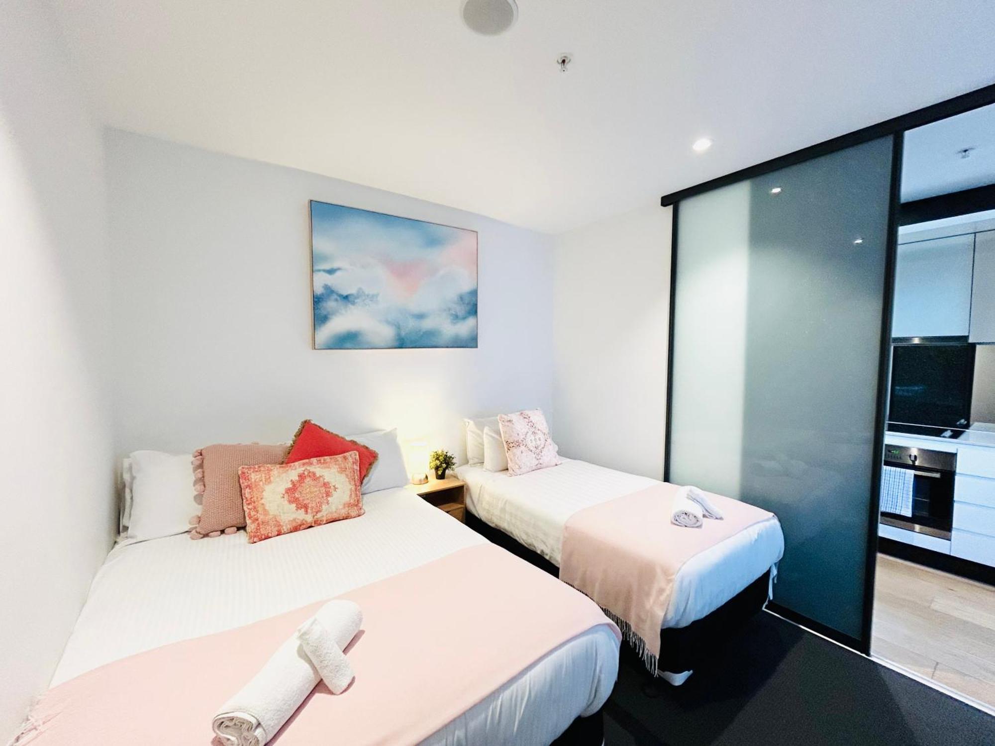 The Escape In Southern Cross Station Apartment