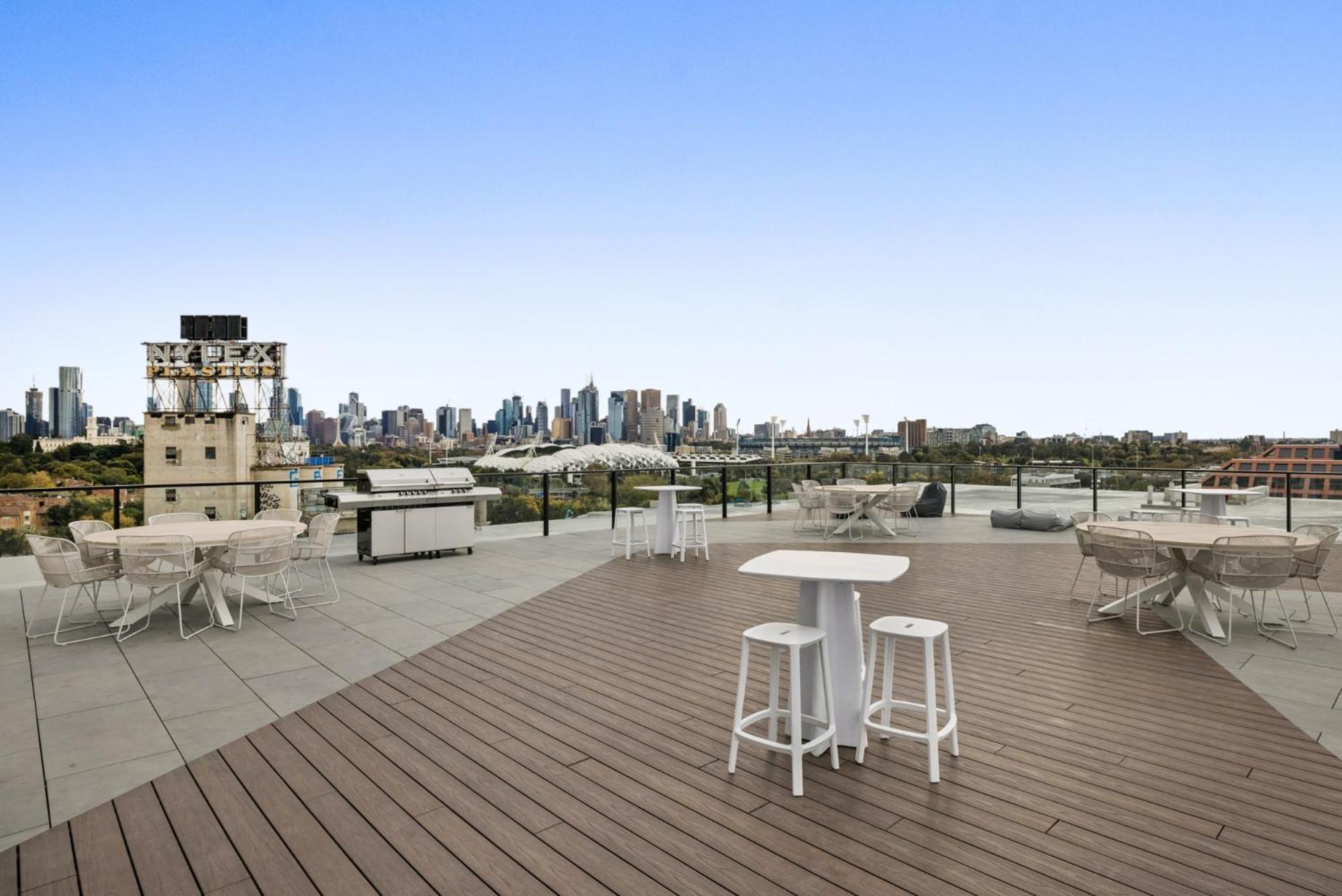 Modern, Executive 1 Bedroom With Balcony * Melbourne