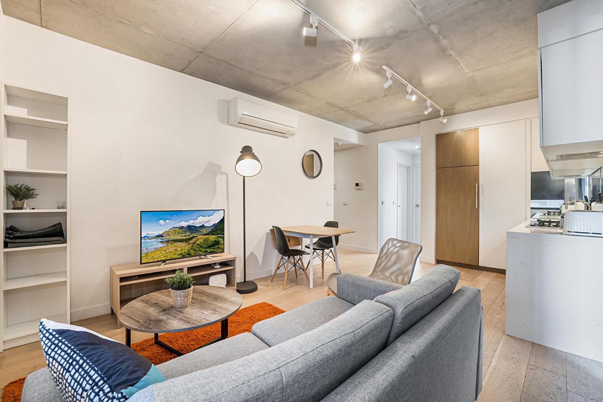 Comfy 2-bed Balcony Unit Near Iconic Chapel St * Melbourne