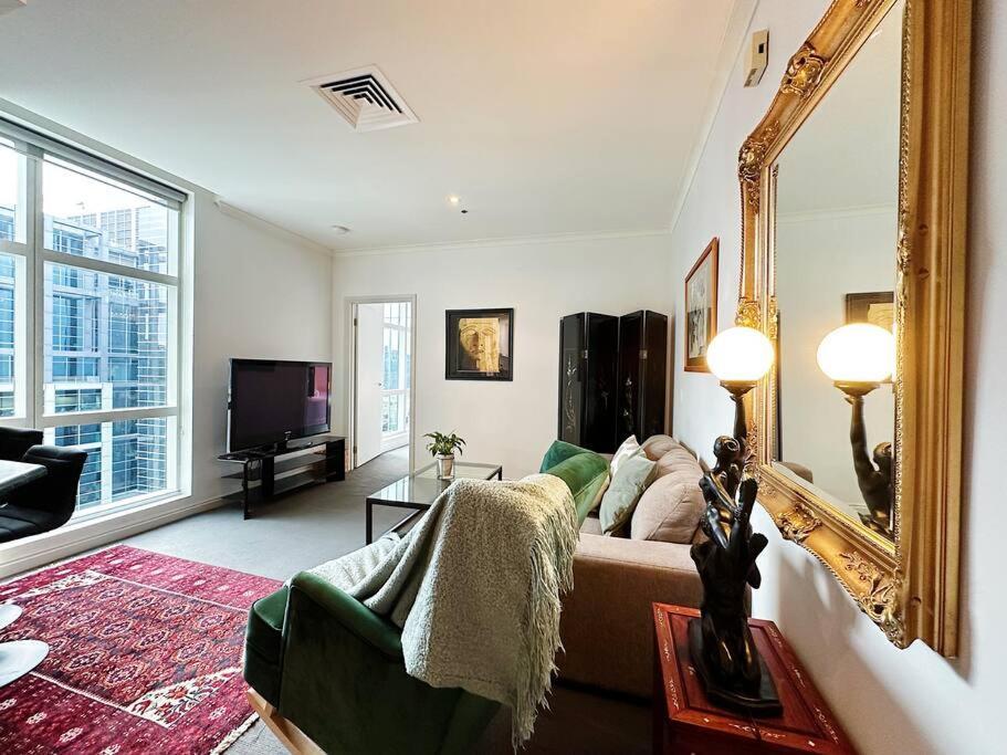 Aspire Cbd One Bedroom With Indoor Pool & Parking Available Apartment *