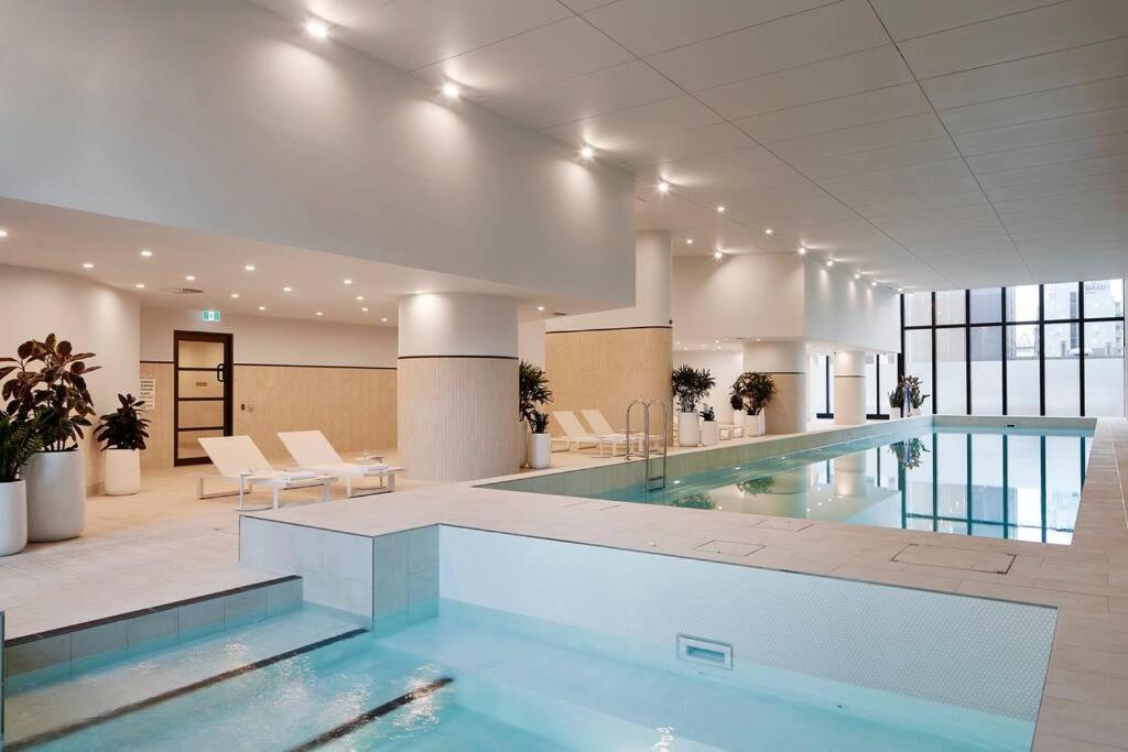 Apartment Prime Cbd, 180 Sky High Panoramic View-pool & Gym *