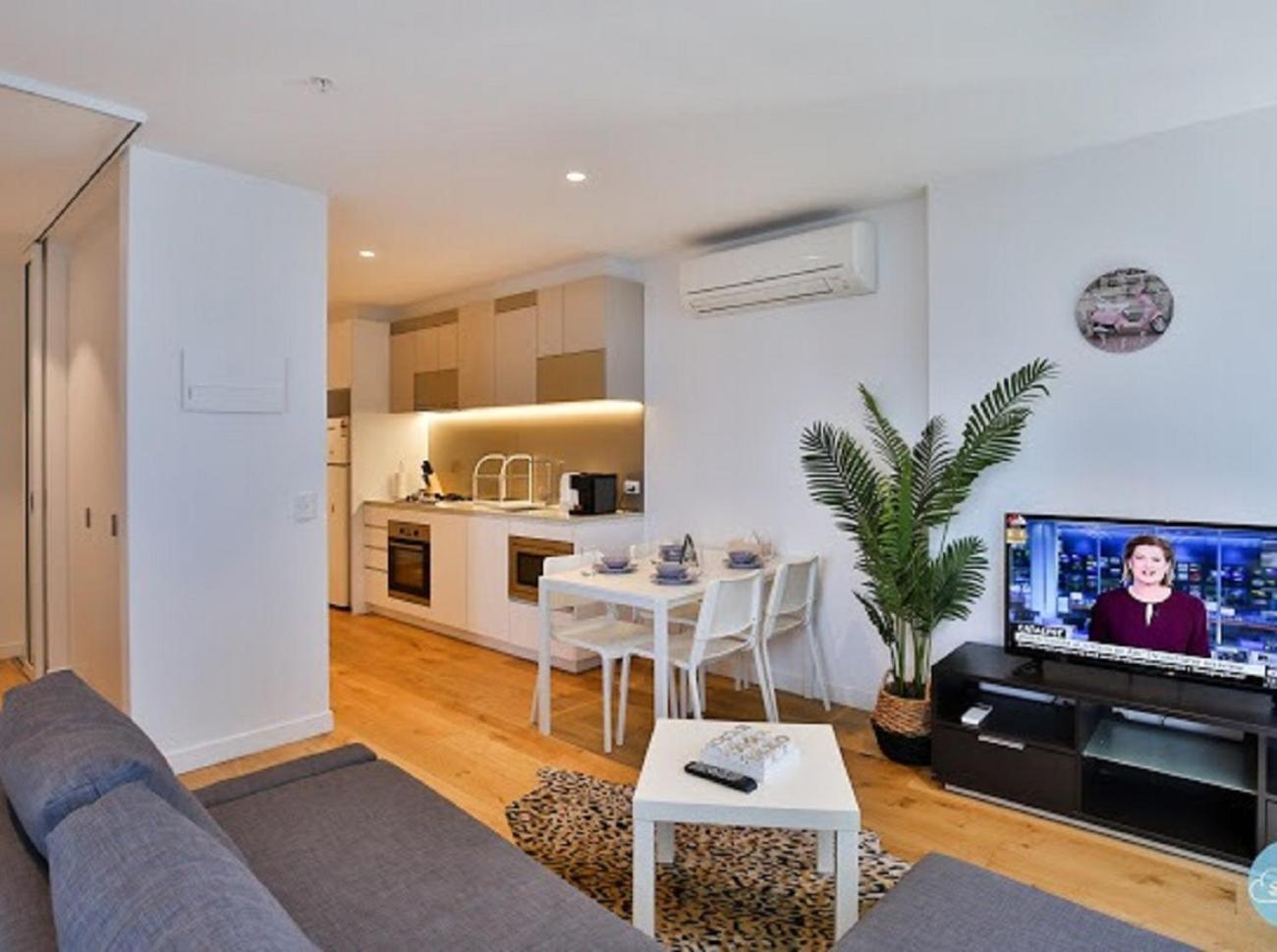The Escape In Southern Cross Station Apartment Melbourne
