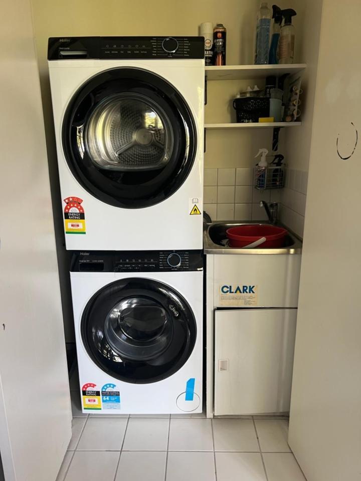 Cozy Apartment- Tranquil Haven In St Kilda's Heart Melbourne